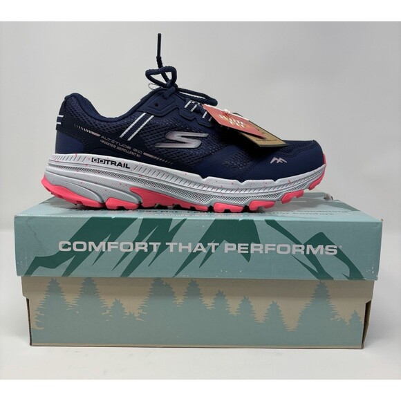 Skechers Shoes - NIB Skechers Women's Size 8 Wide Fit Water Repellent Go Run Trail Altitude 2.0